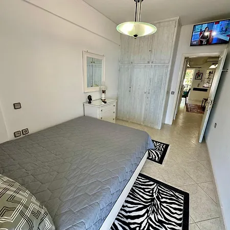 Apartment Bratis House *