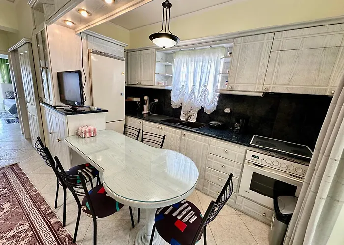 Bratis House ארקודי