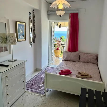 Bratis House * Arkoudi