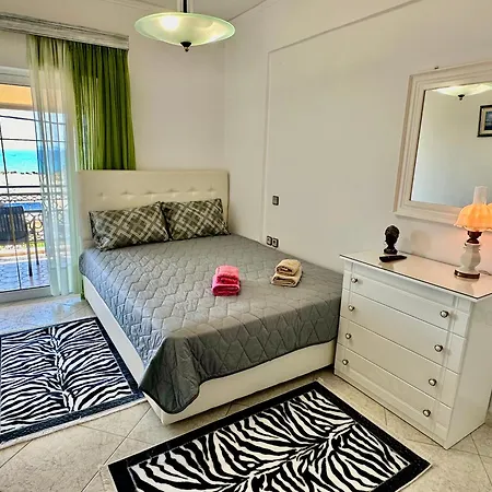 Apartment Bratis House *